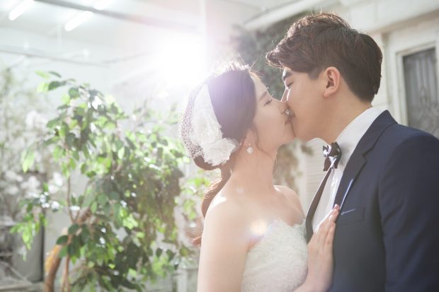 Kissing Kissing